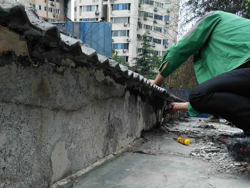 重慶房頂漏水可以自己修補嗎，重慶房頂漏水維修價格