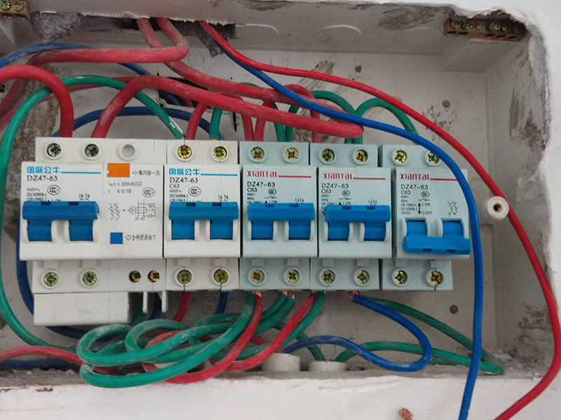 電跳閘了開關推不上去并且沒有漏電保護